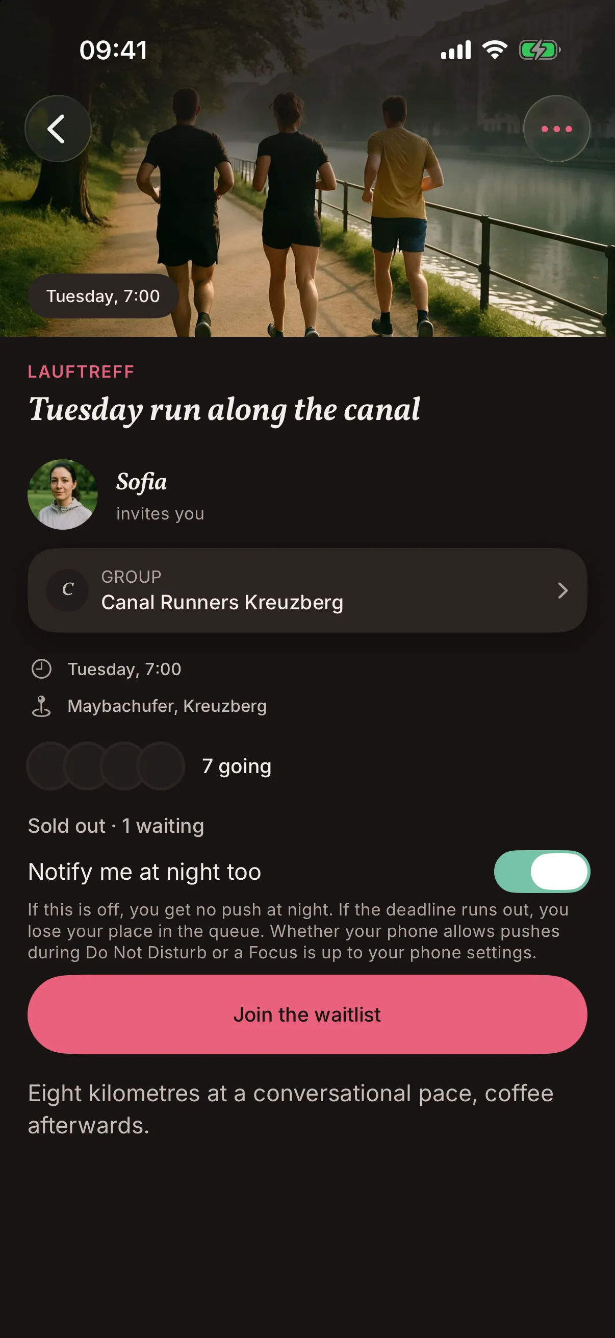 An event of a group in the snakken app: the Tuesday run along the canal, sold out with one person waiting, and a button to join the waiting list.