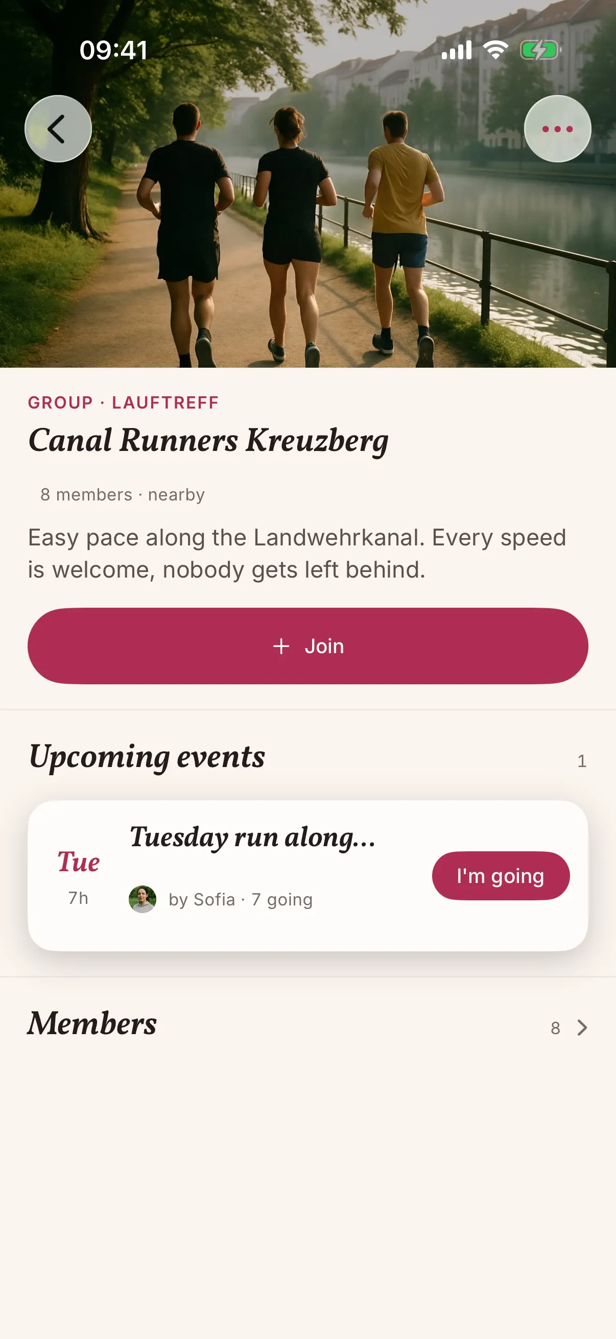 A group in the snakken app: Canal Runners Kreuzberg with a photo, eight members, one upcoming event and a button to join.