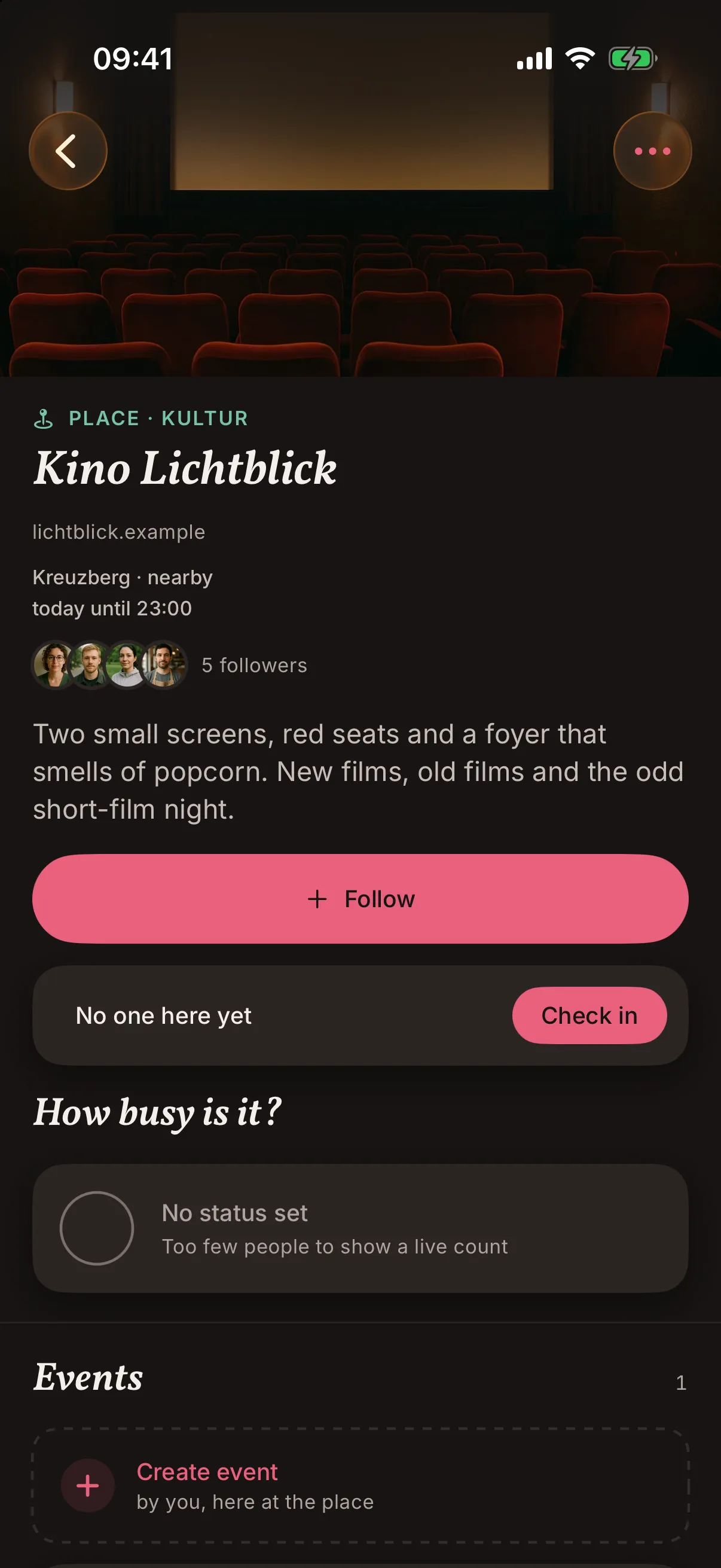 A cinema in the snakken app: Kino Lichtblick with a photo of the auditorium, open until 23:00, five followers and a button to check in.